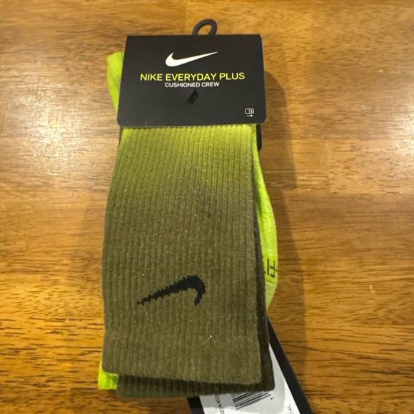 Nike Everyday Plus 2 Pair Crew Socks Volt Olive DH6096 904 Medium New With Tags - Picture 4 of 5